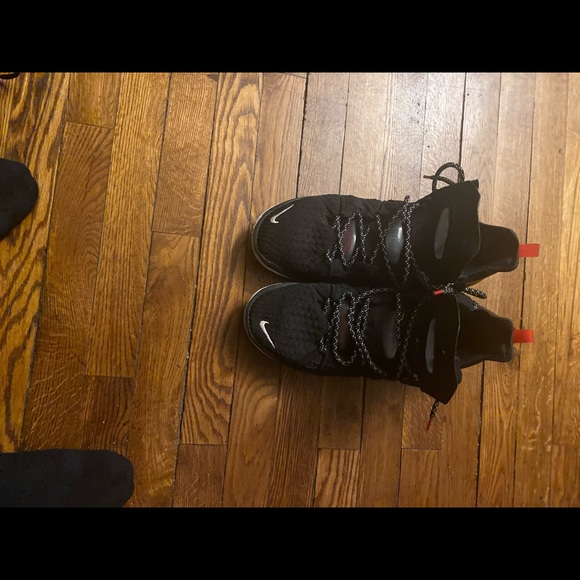 Lebron’s - Picture 4 of 5